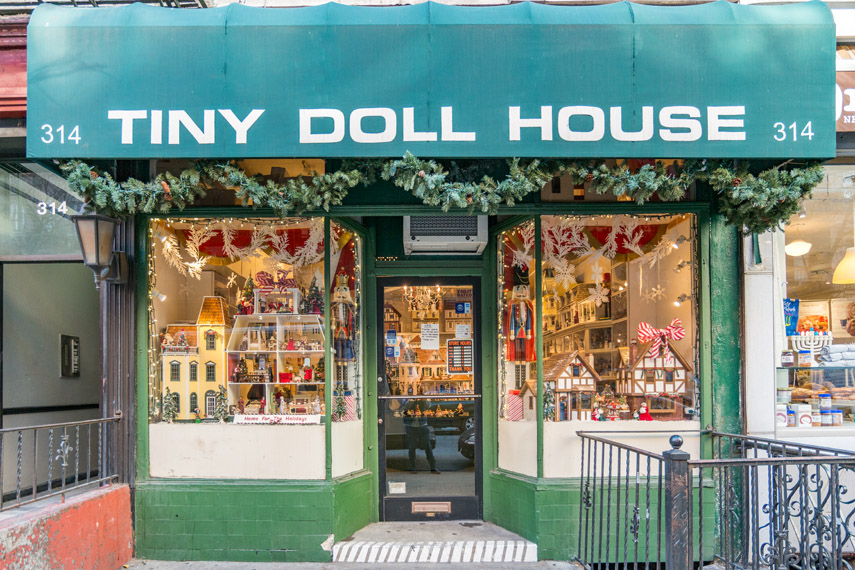 Tiny Doll House Manhattan Sideways